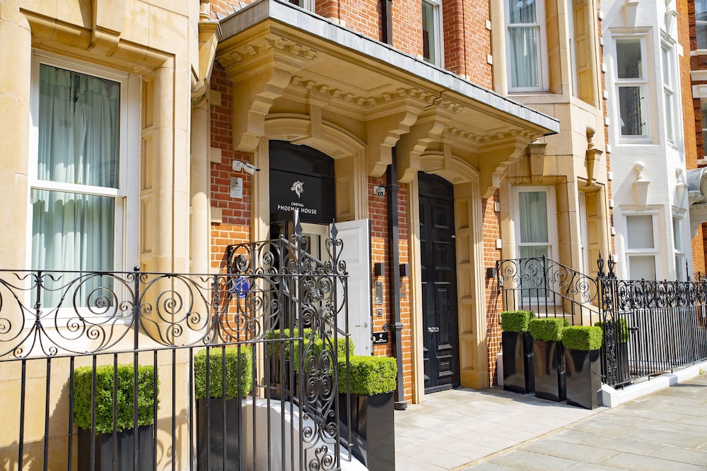 Cheval Phoenix House in LONDON