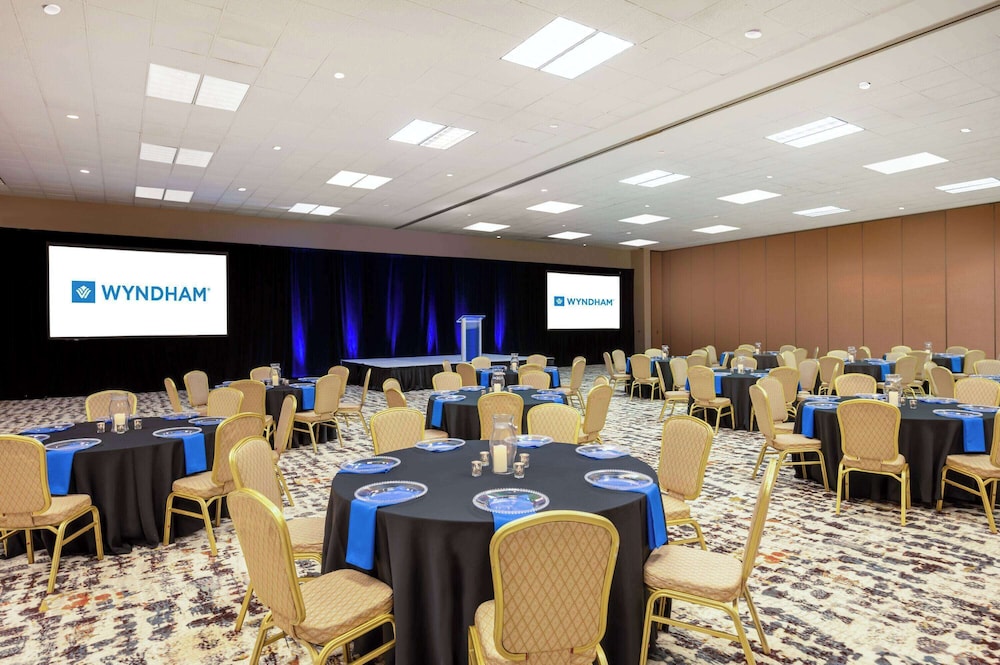 Wyndham Indianapolis Airport 59/72