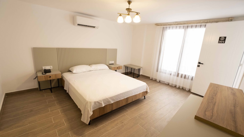 Icarus Hotel 16/46