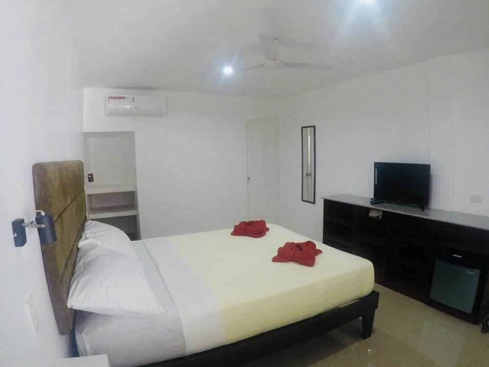 Heartland Hotel Service Rooms And Apartments 14/48