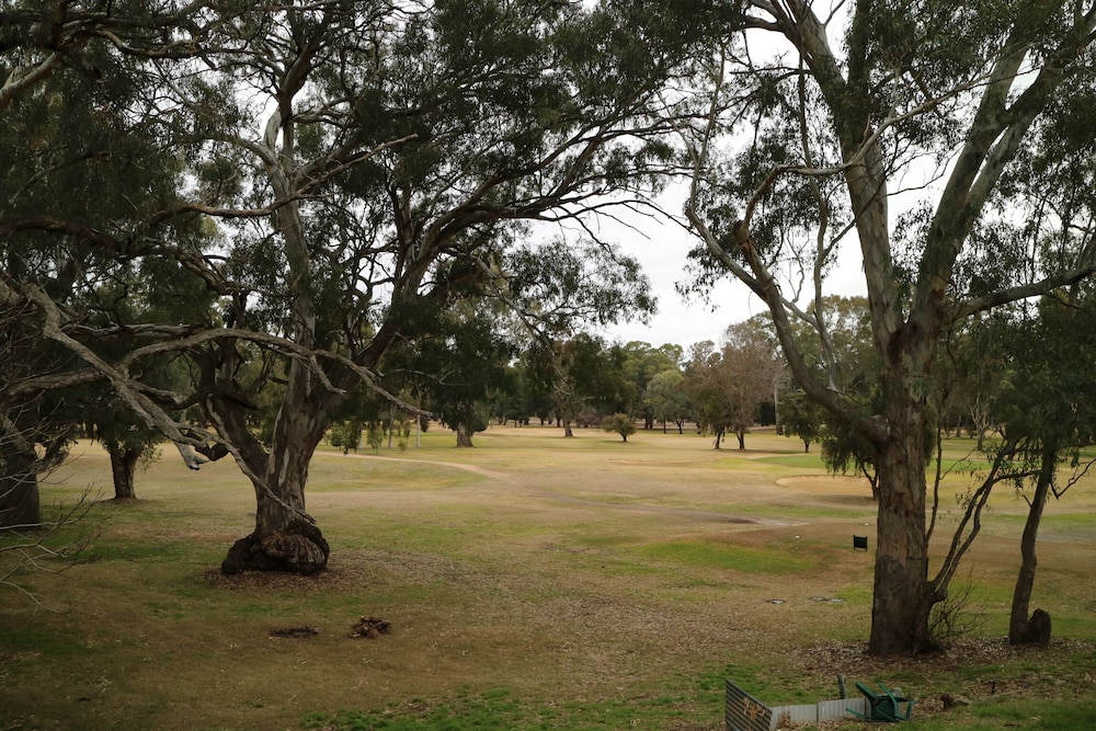Corowa Golf Club Motel 19/32