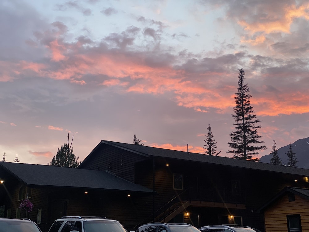Spruce Lodge 43/49