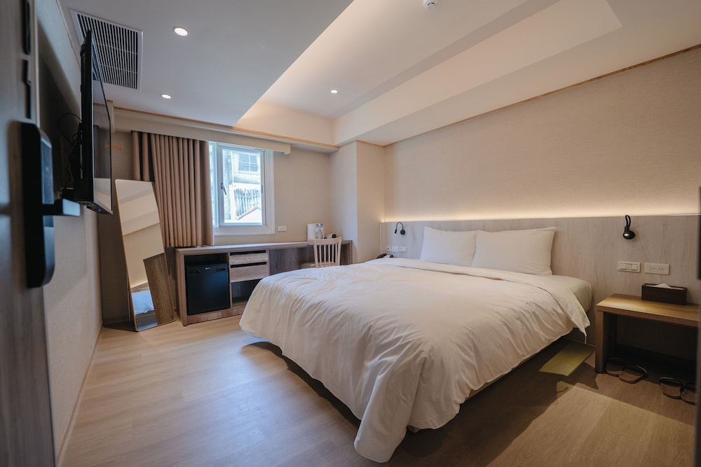 Jing Jing Holiday Hotel 9/46