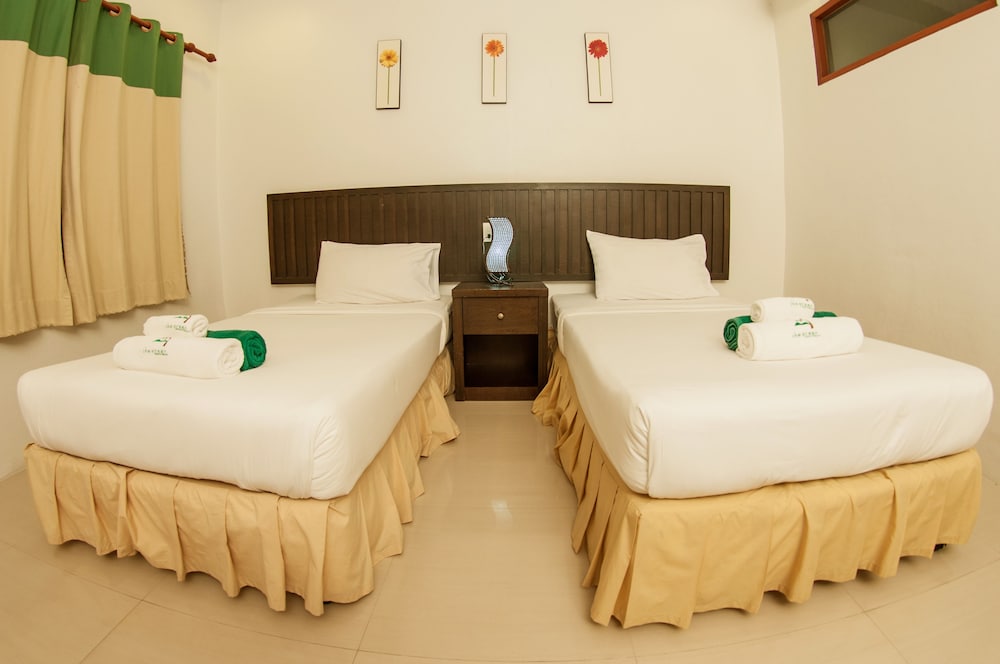 The Green Beach Resort 39/75