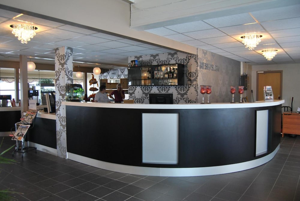 Tjeldsundbrua Hotel 2/50