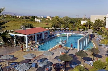 Corali Hotel in Tingaki