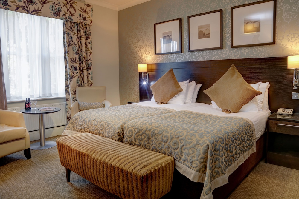 DELUXE, TWIN BEDS