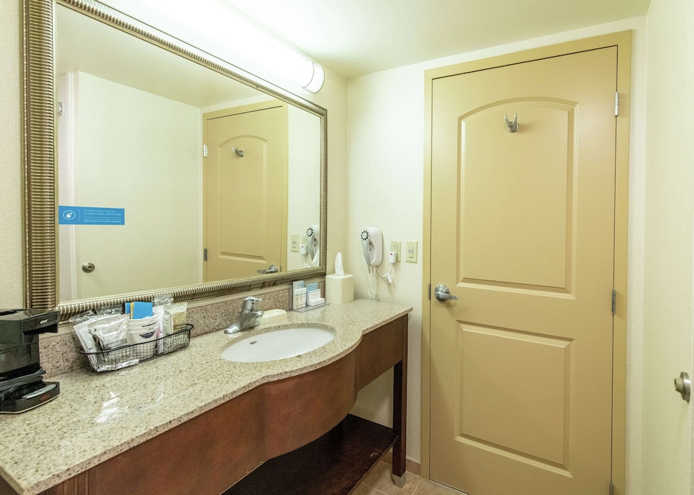 Hampton Inn Presque Isle Maine 22/50