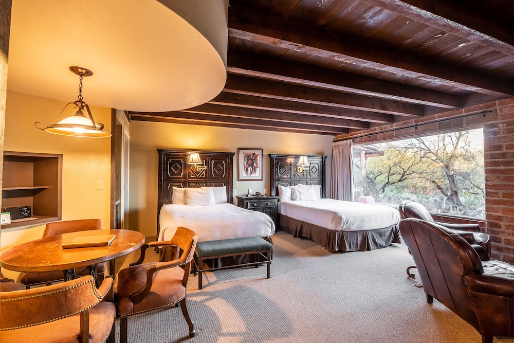 Tanque Verde Ranch 33/76