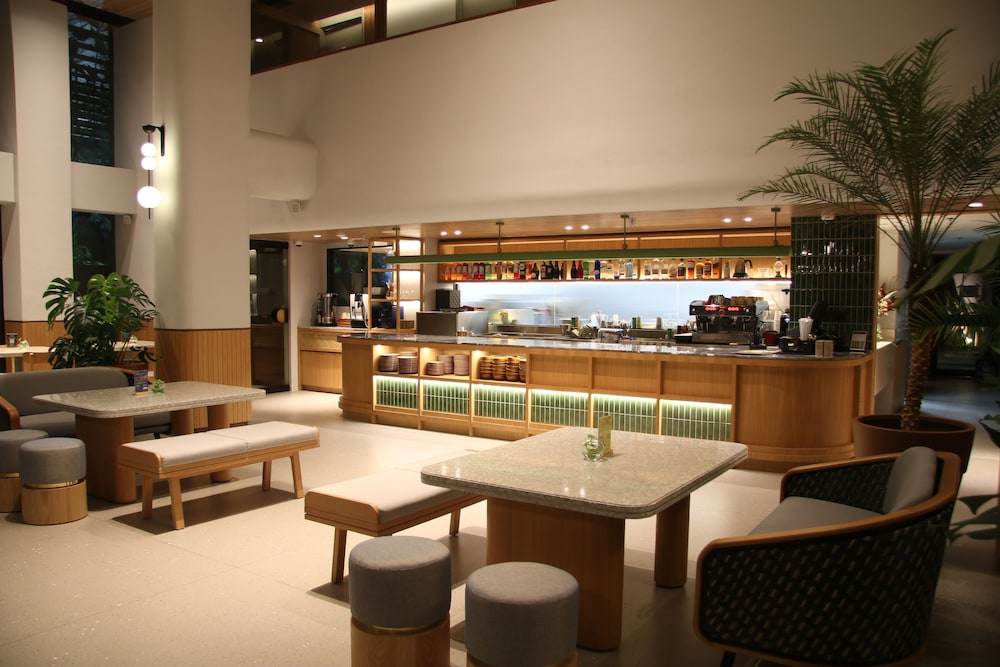 Artotel Casa Kuningan 13/18