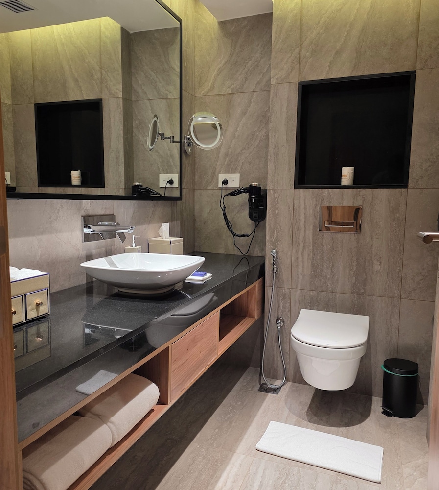 Vivanta Kochi Aluva 61/61