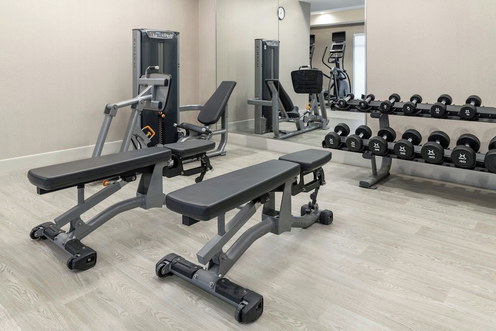 Residence Inn By Marriott Detroit Dearborn 10/33