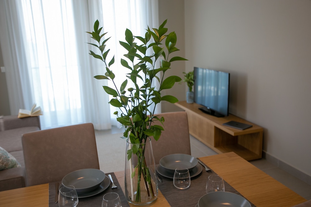 Mosella Suite 51/64