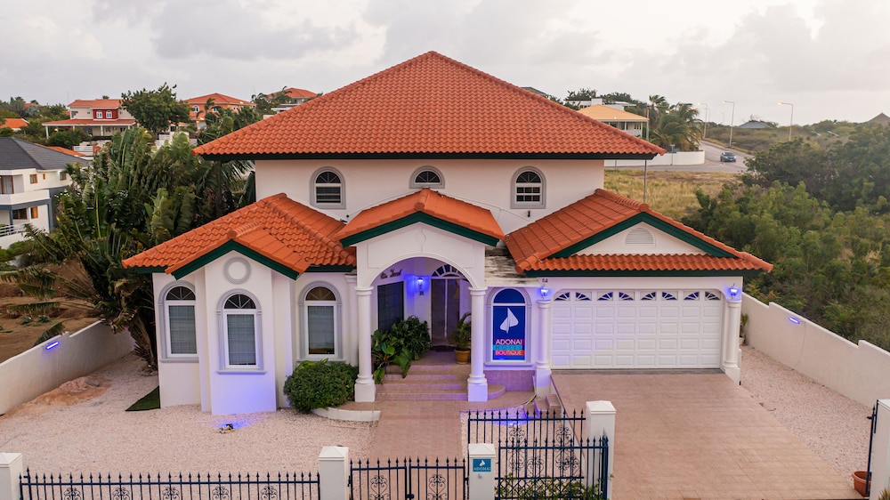 Adonai Hotel Boutique Bed And Breakfast 1/93