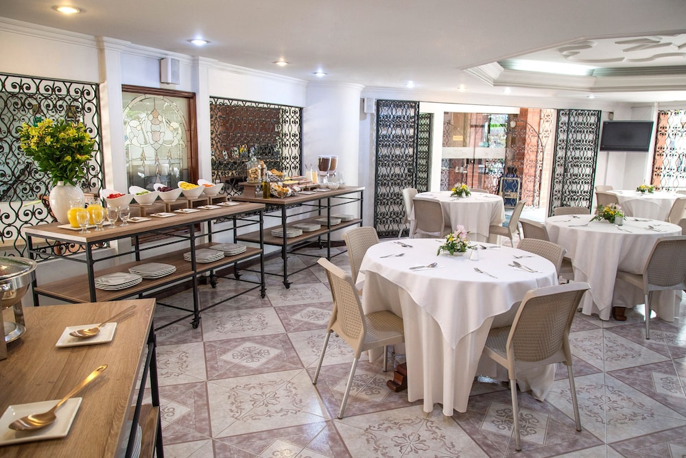 Casa Laureles Hotel 38/50
