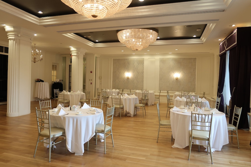Glen Cove Mansion Hotel 40/51