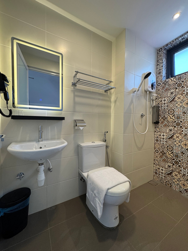 Maca Hotel by Sky Hive 9/11