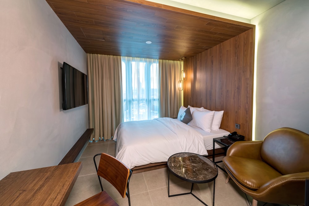 HOTEL THE DESIGNERS DDP 33/53