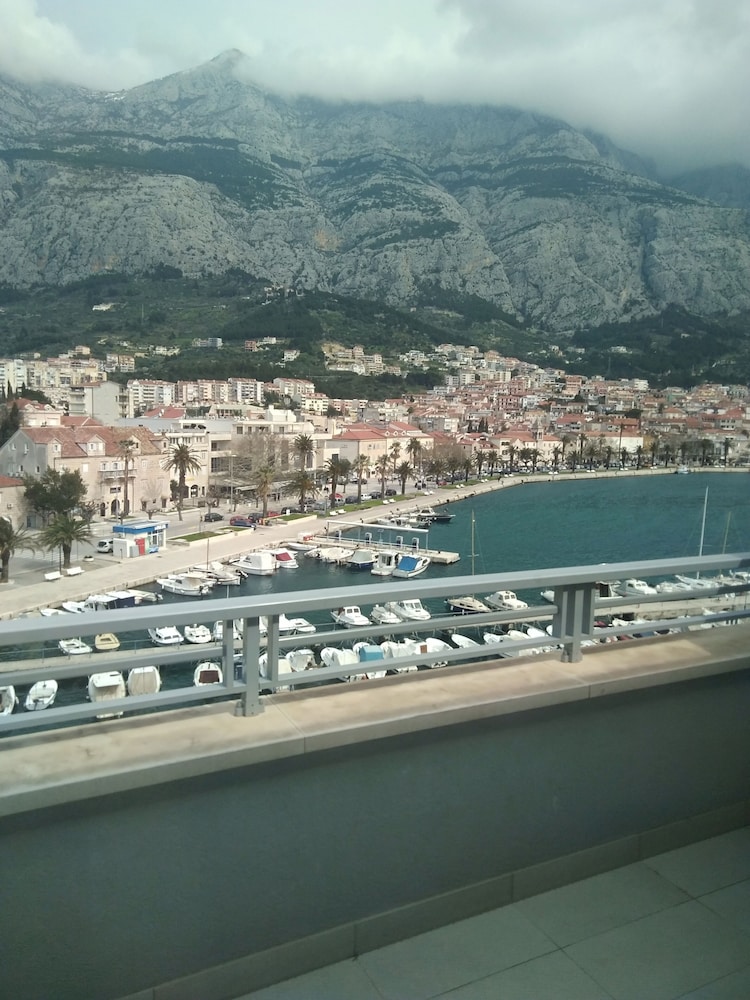 Aparthotel Miramare in MAKARSKA