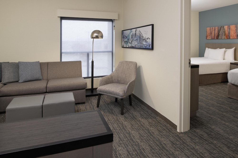 Hyatt House Fresno/Campus Pointe 27/50