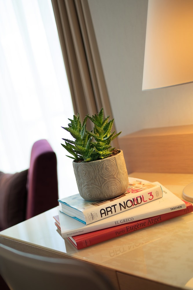 RENAISSANCE ZURICH TOWER HOTEL 30/41