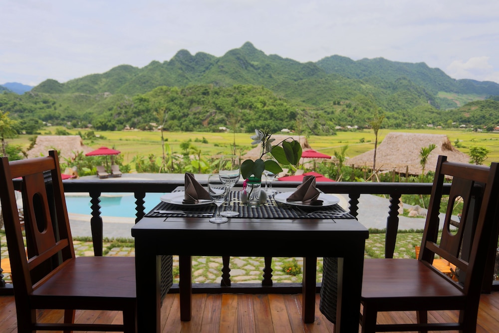 Mai Chau Ecolodge 65/72