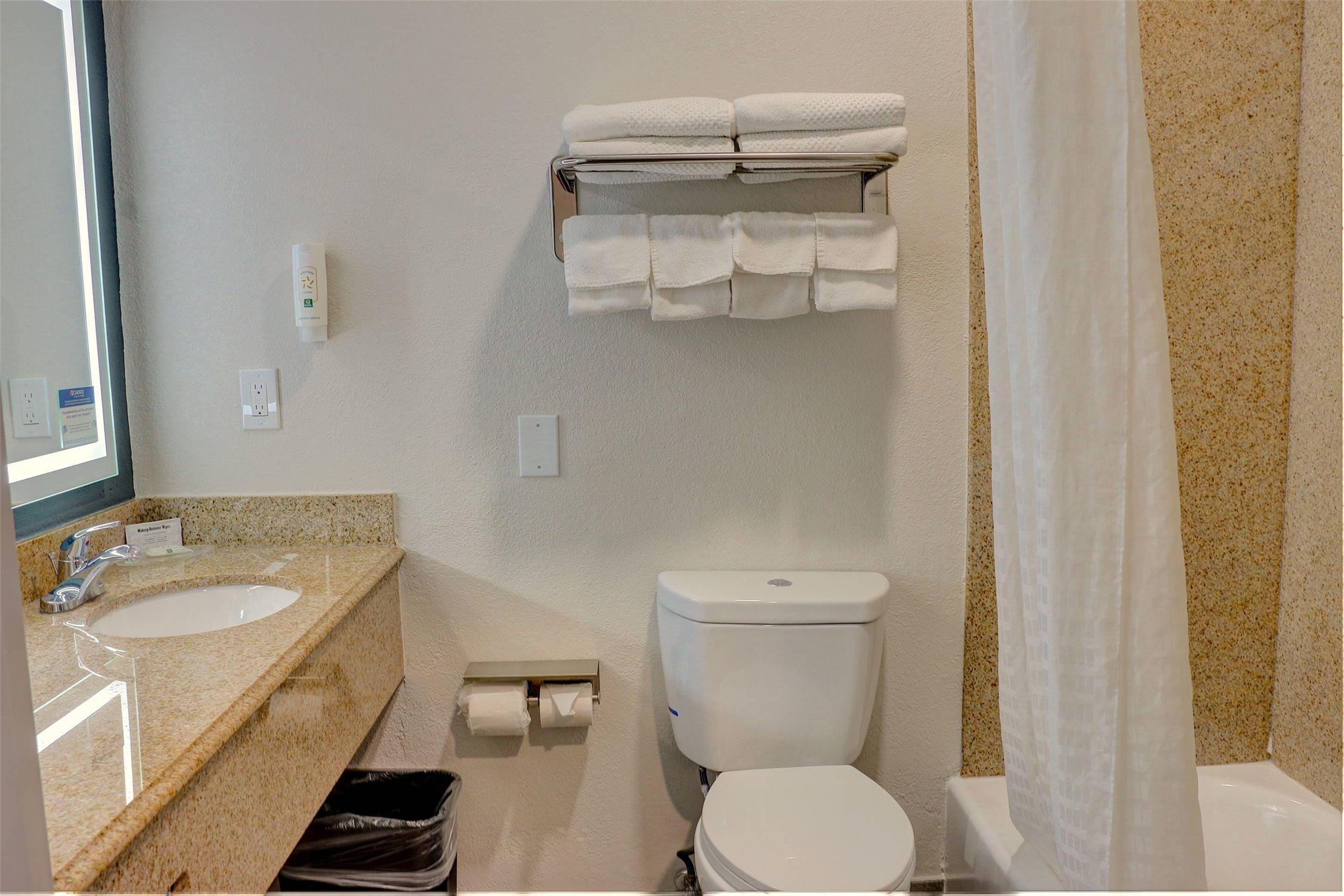 Quality Inn & Suites Roswell 11/13