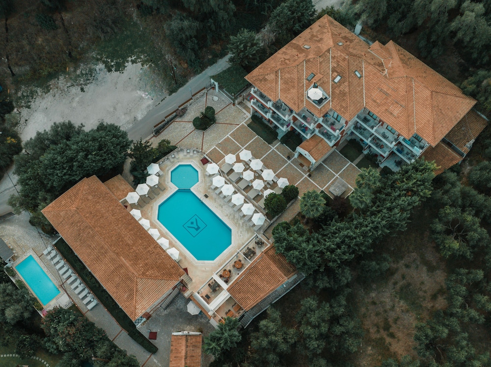 Dracos Hotel 34/56