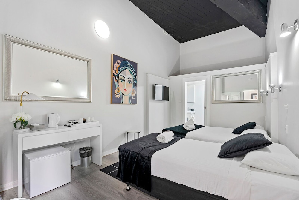 SUPERIOR, TWIN BEDS