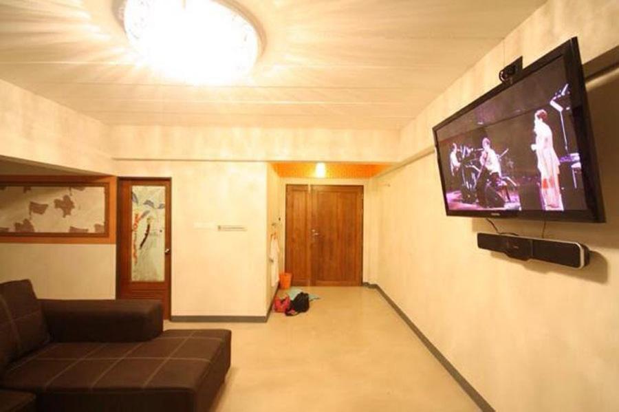 O.U.M. Hotel 24/34