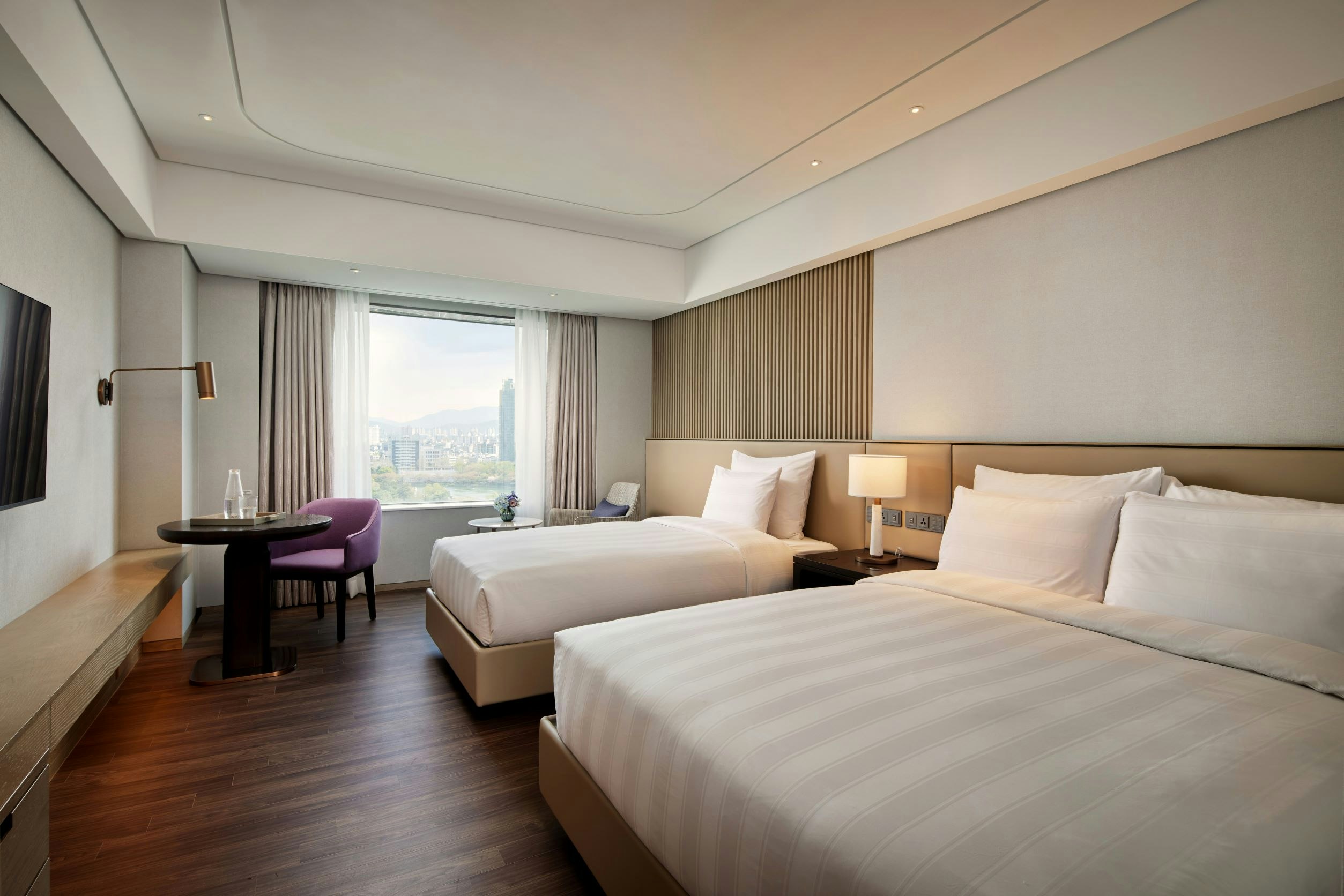 RESIDENTIAL, DELUXE, FAMILY, TWIN BEDS