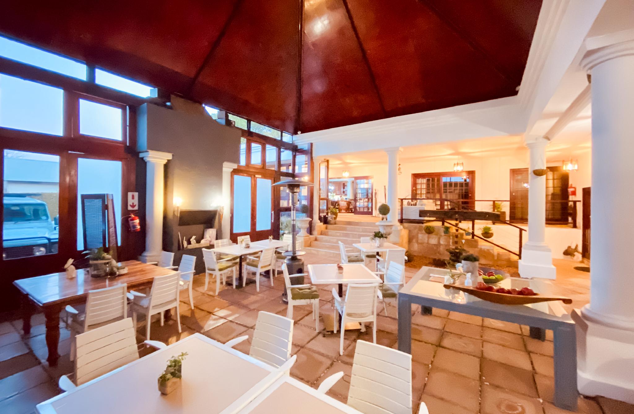 Spacube Luxury Suites and Spa 13/19