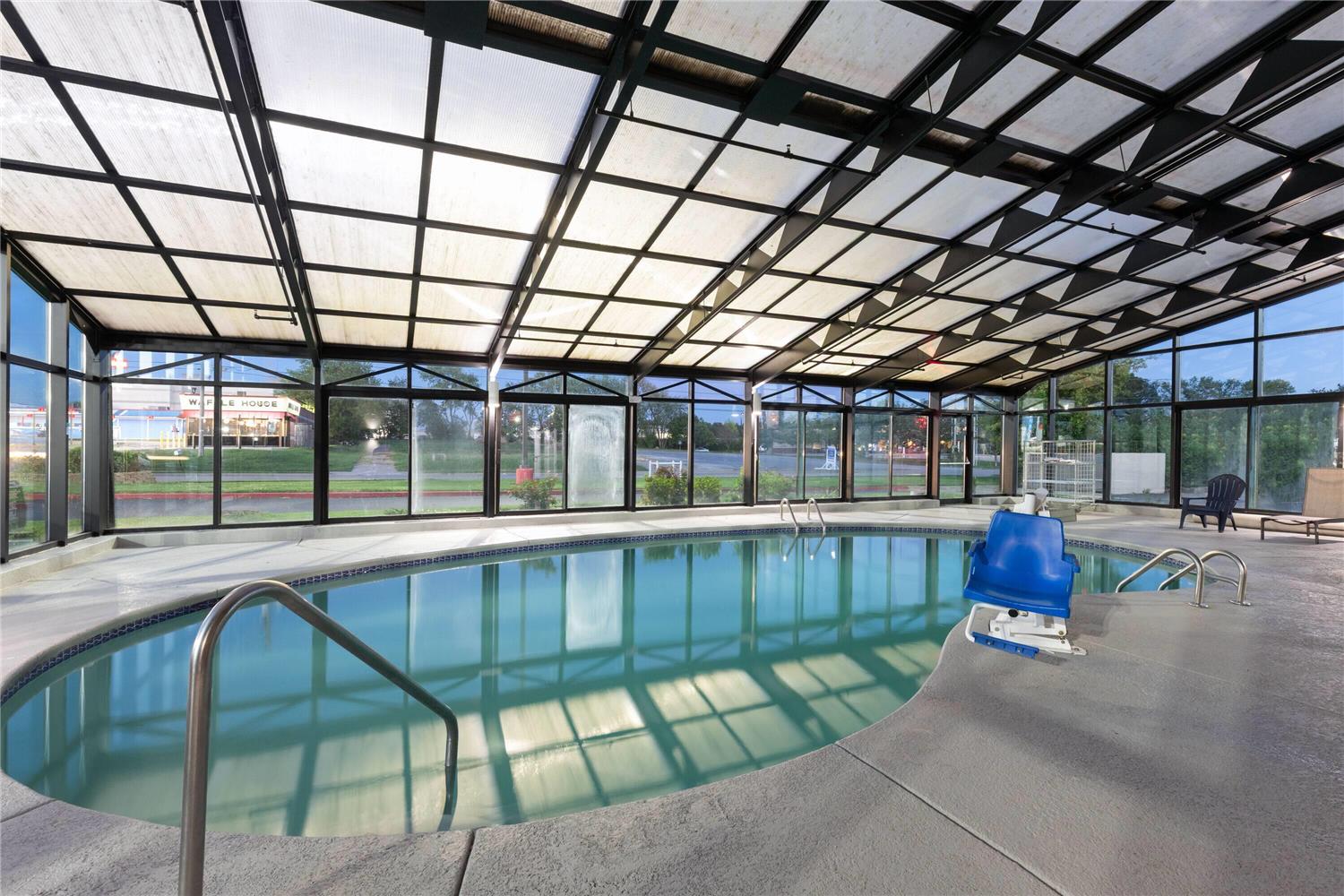 La Quinta Inn & Suites by Wyndham Springdale 6/18