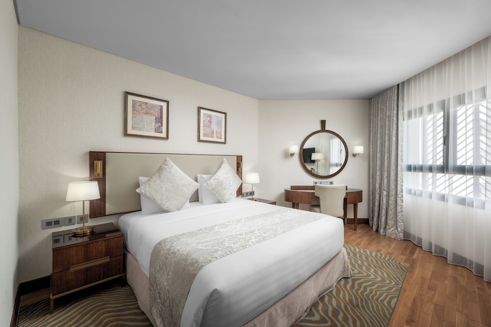 City, Premier, King Bed, Accessible