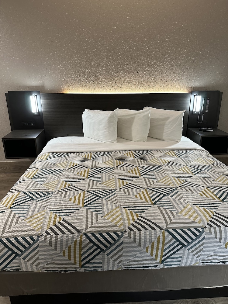 Motel6 Pooler, GA - Savannah Airport 25/50