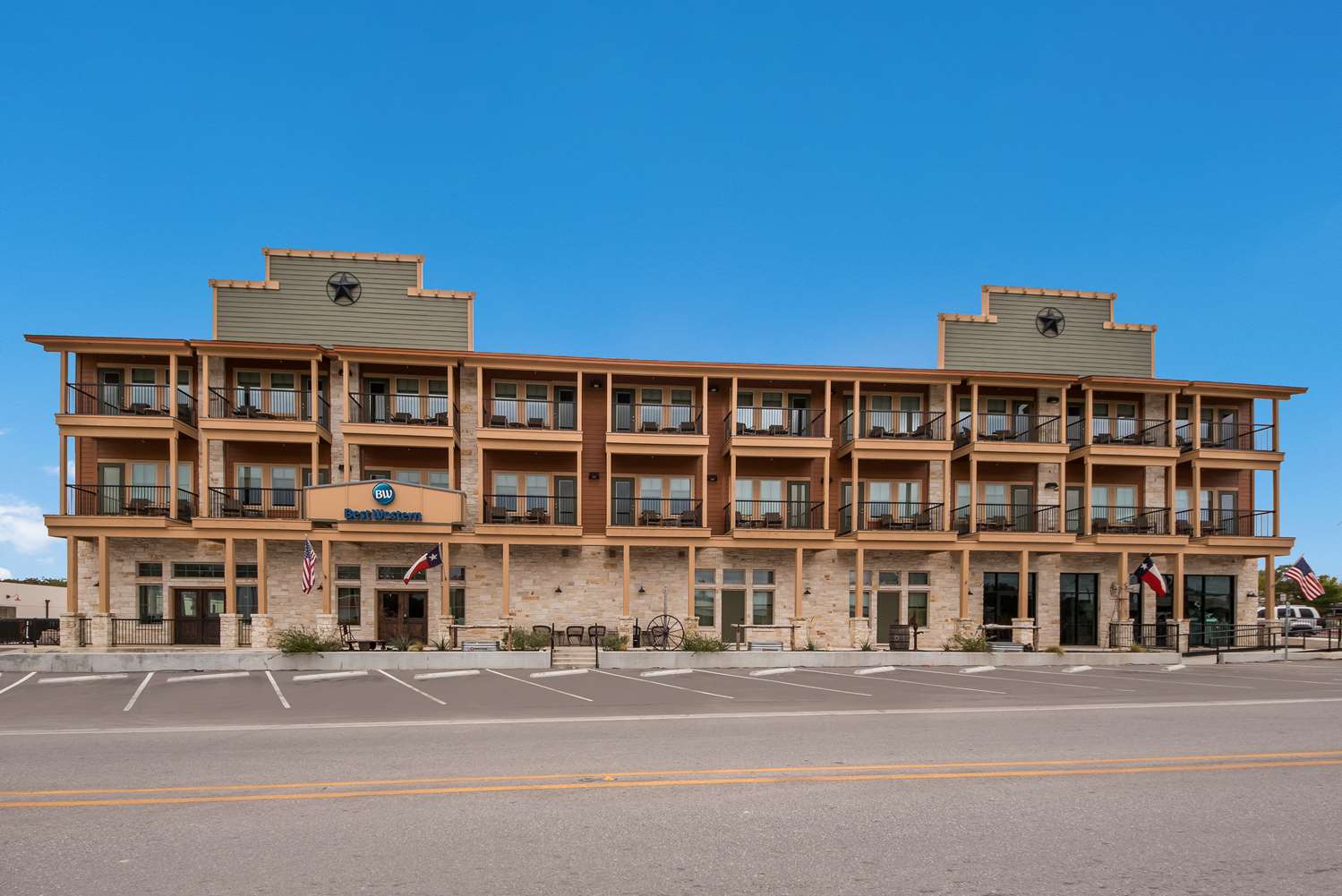 Best Western Bandera Suites & Saloon 1/11
