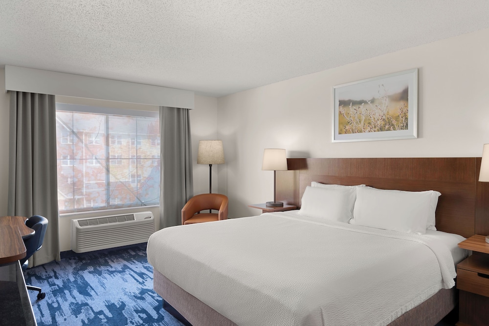 Fairfield Inn Suites By Marriott Chicago Naperville Aurora 11/50