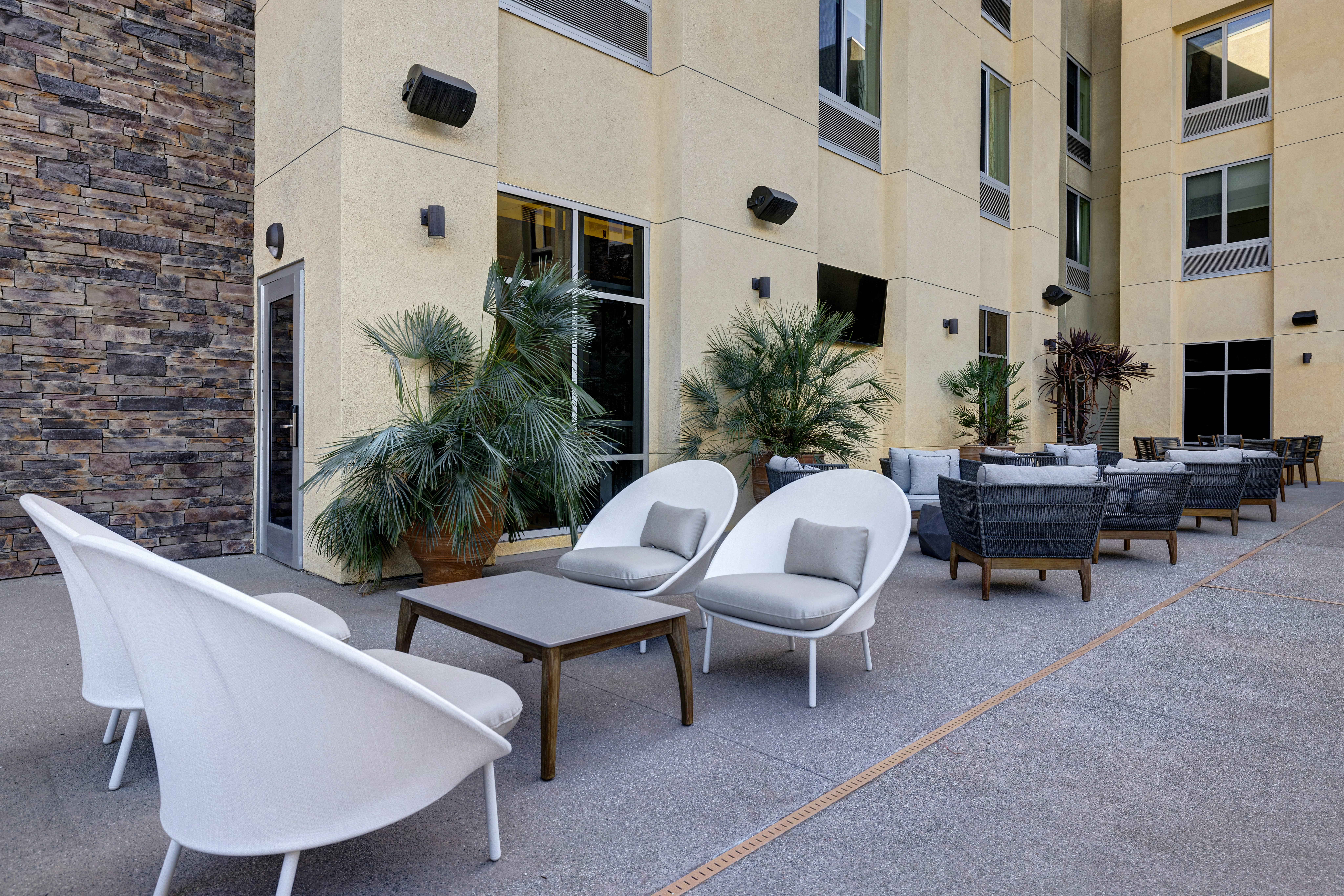 Hilton Garden Inn Temecula 66/68