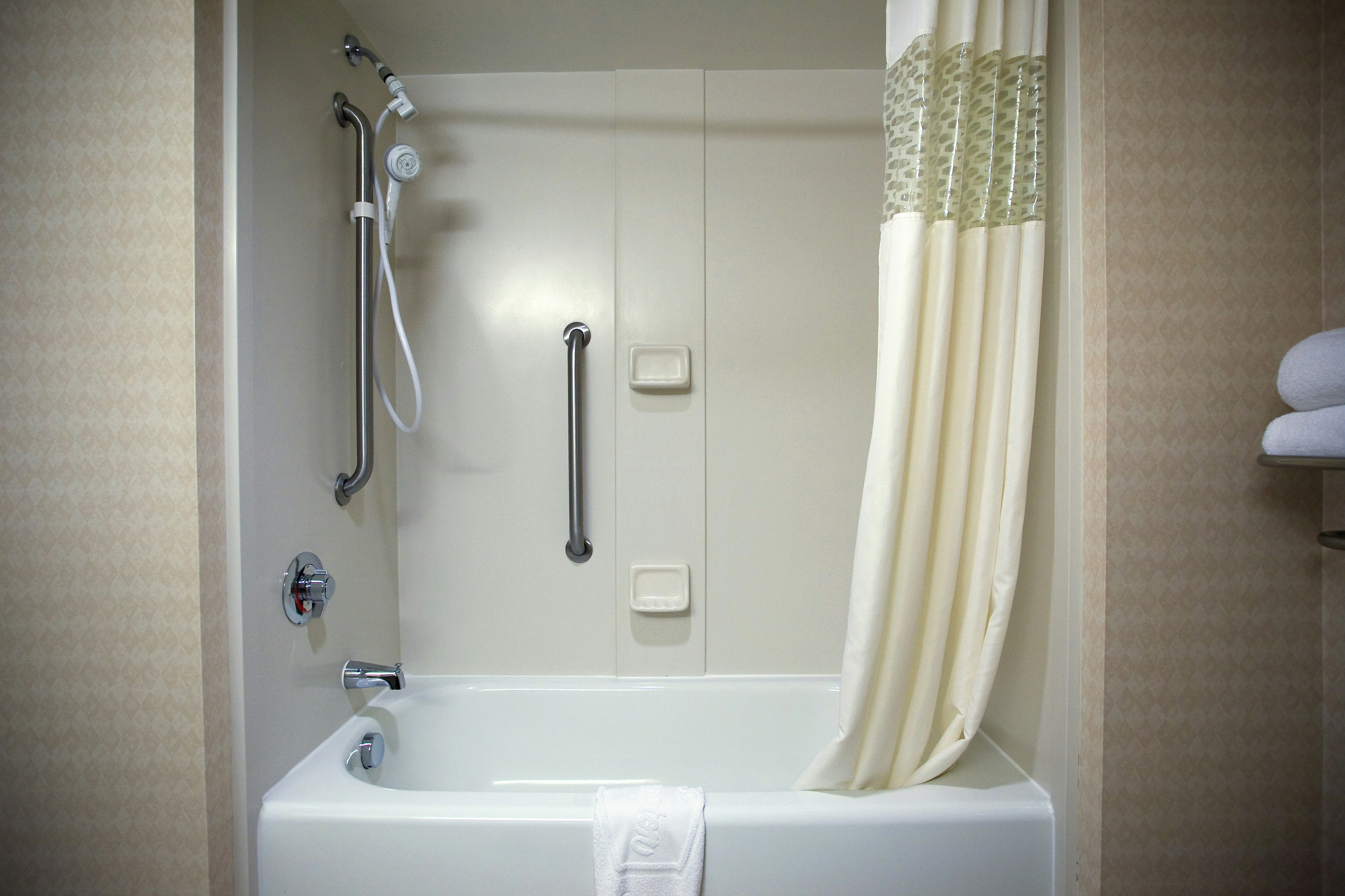 Hampton Inn Carrollton, GA 74/75