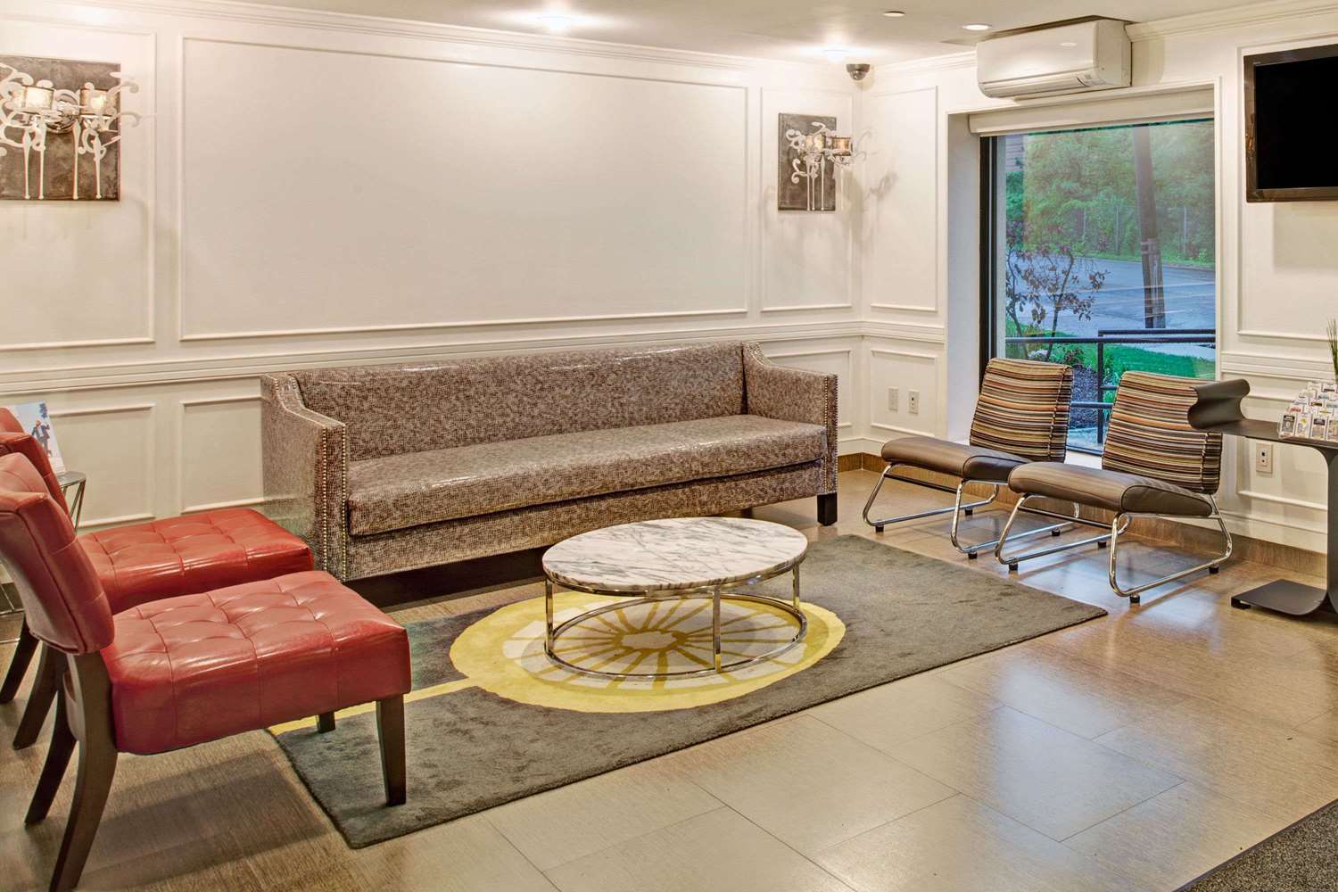 Ramada By Wyndham Staten Island 19/38
