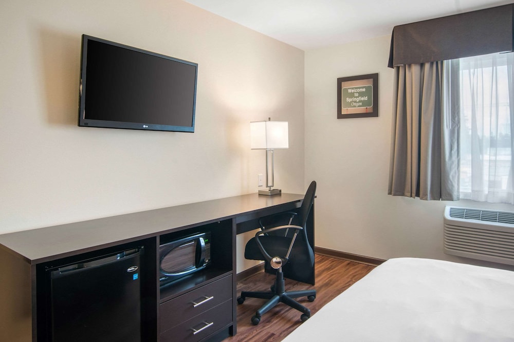 Econo Lodge Inn & Suites Springfield Main Street 45/63