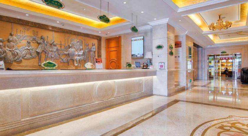 Vienna Hotel (Chuanxin Drum Tower Metro Station, Beijing Road) 8/50