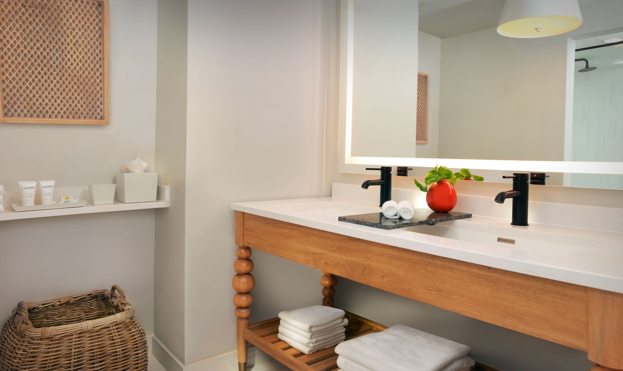 SUPERIOR, SUITE, KING BED, SEA SIDE