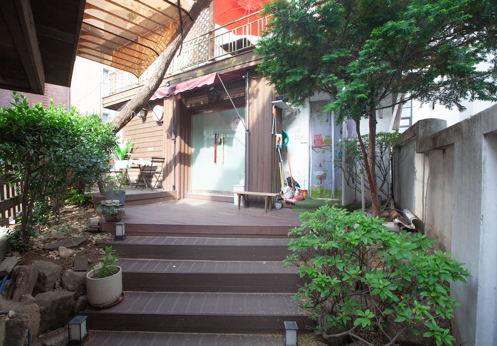 Jeong House 5/63