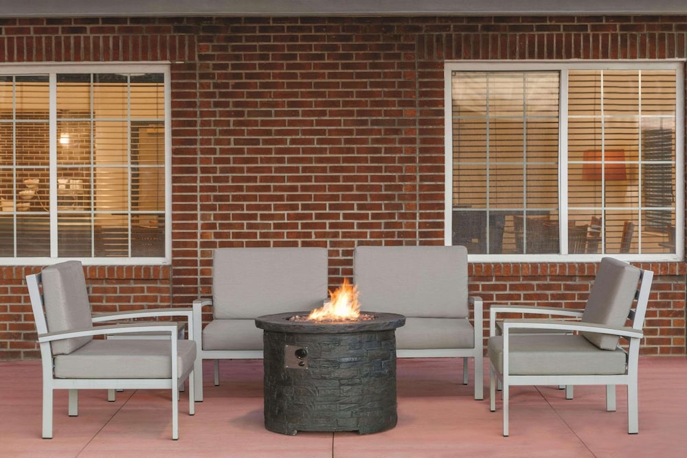 Country Inn & Suites by Radisson, London, KY 30/41