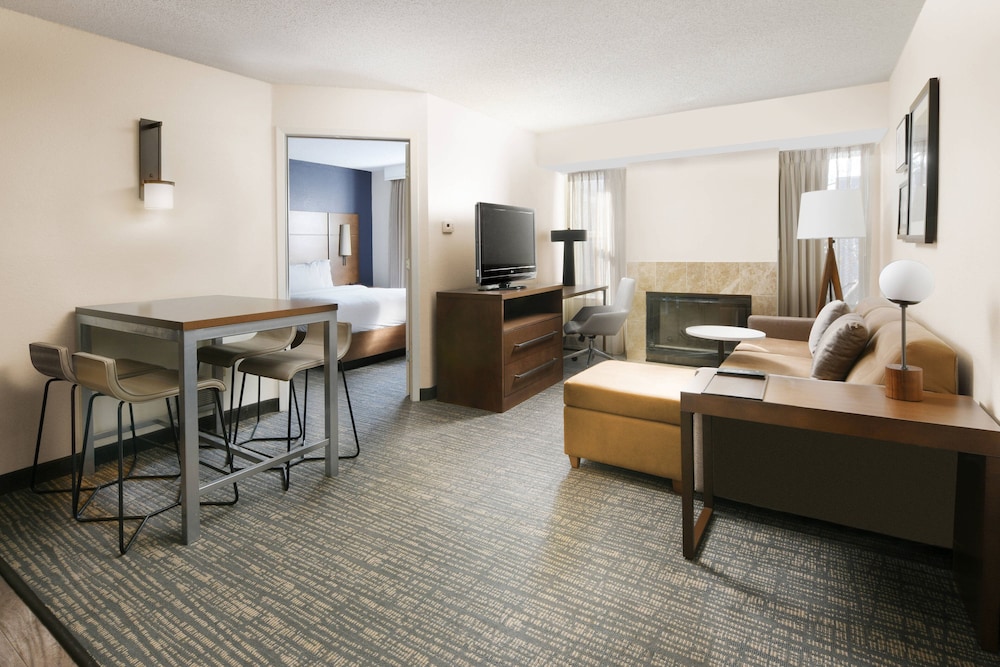 Residence Inn by Marriott Houston Westchase on Westheimer 26/38