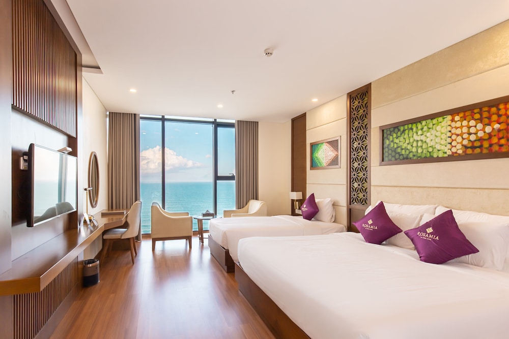 Premier, Triple, 1 King and 1 Single Beds, Ocean Front