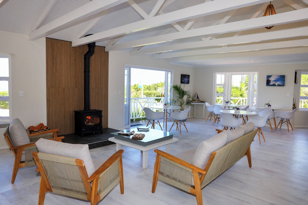 Brenton Beach House 30/50