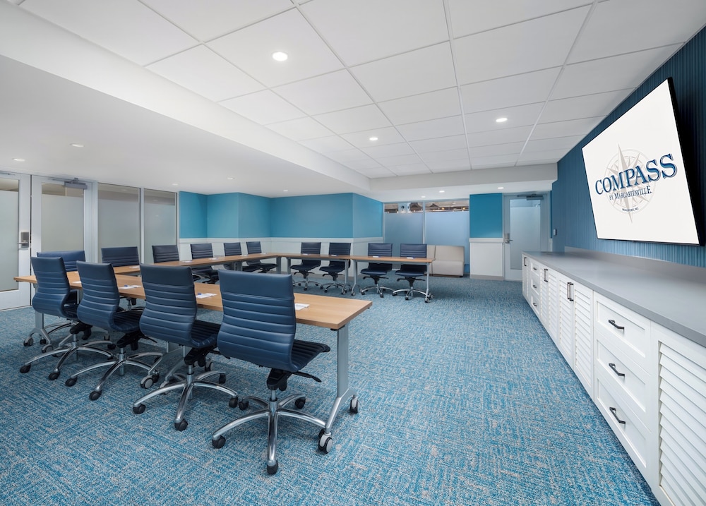 Compass Hotel Beaufort by Margaritaville 33/47