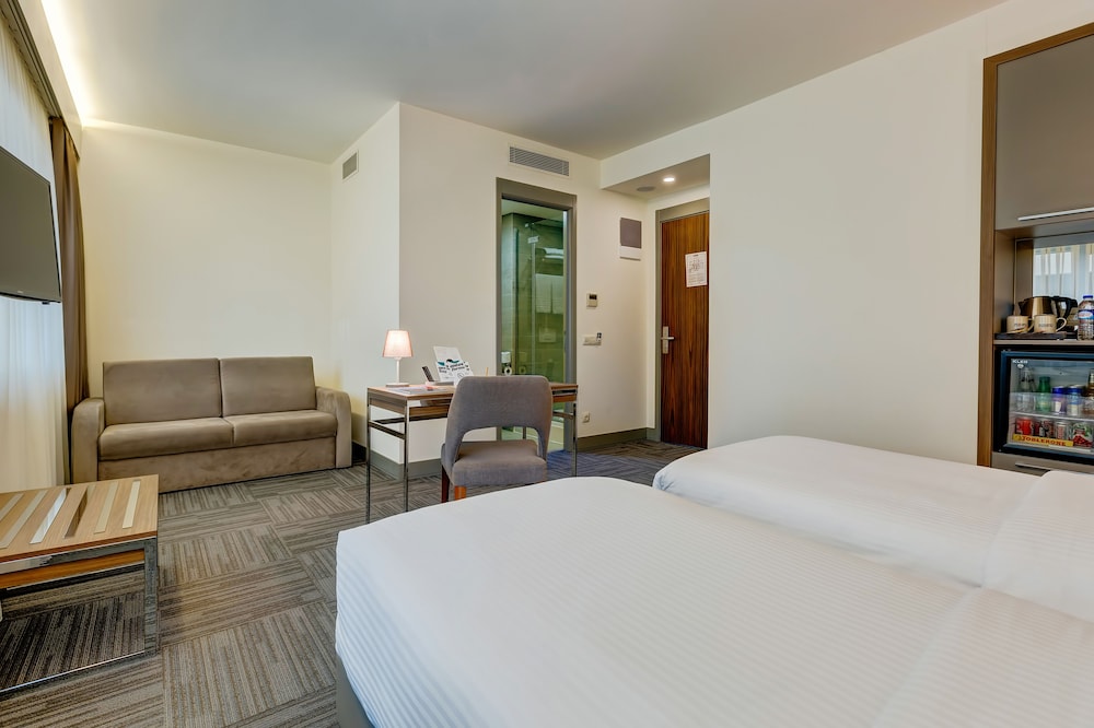 Plus Hotel Bostanci Atasehir 24/63